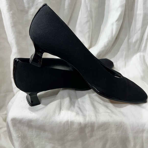 Stuart Weitzman Women's Square Toe Low Heel Classic Pumps Black... - Picture 8 of 16